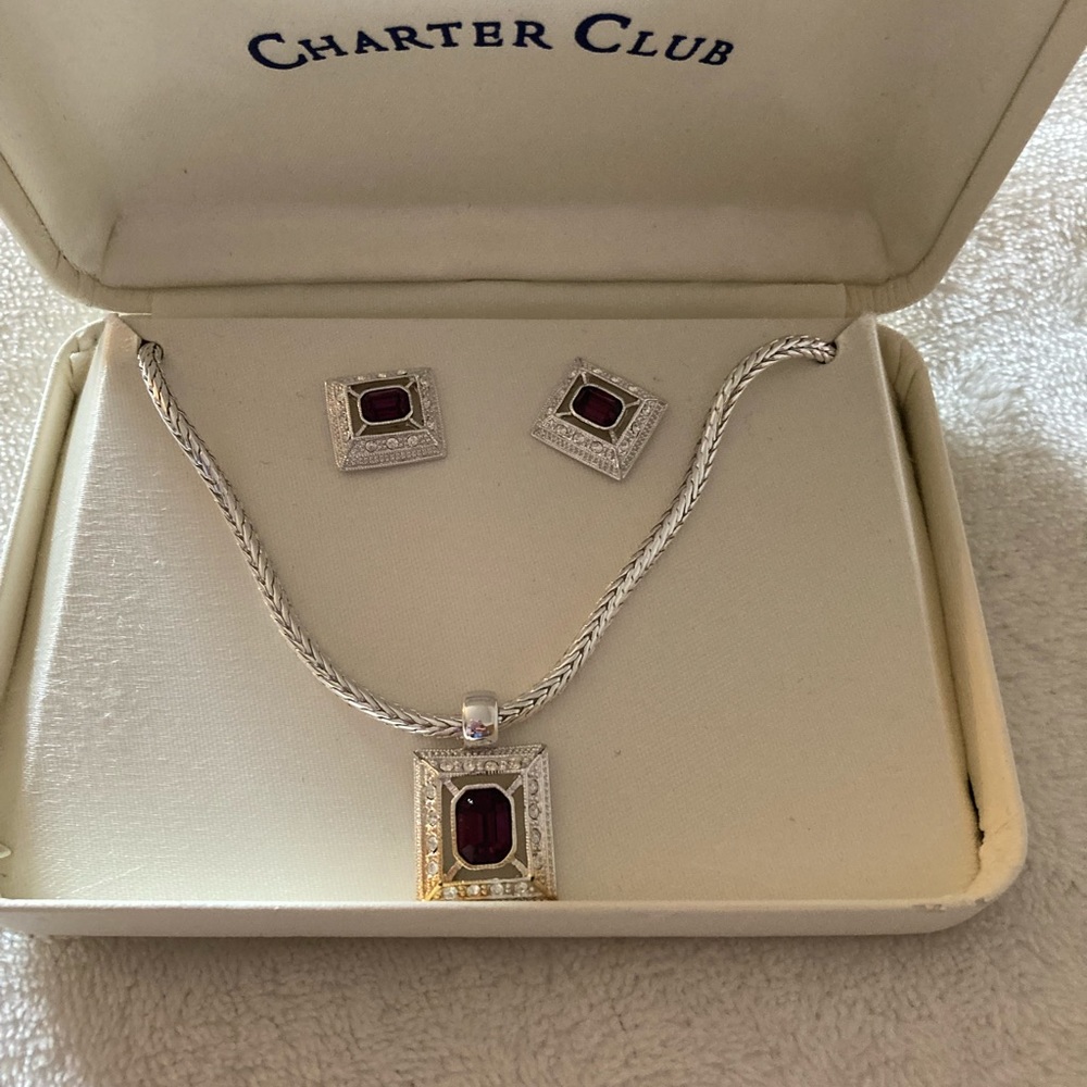 Necklace and earring set